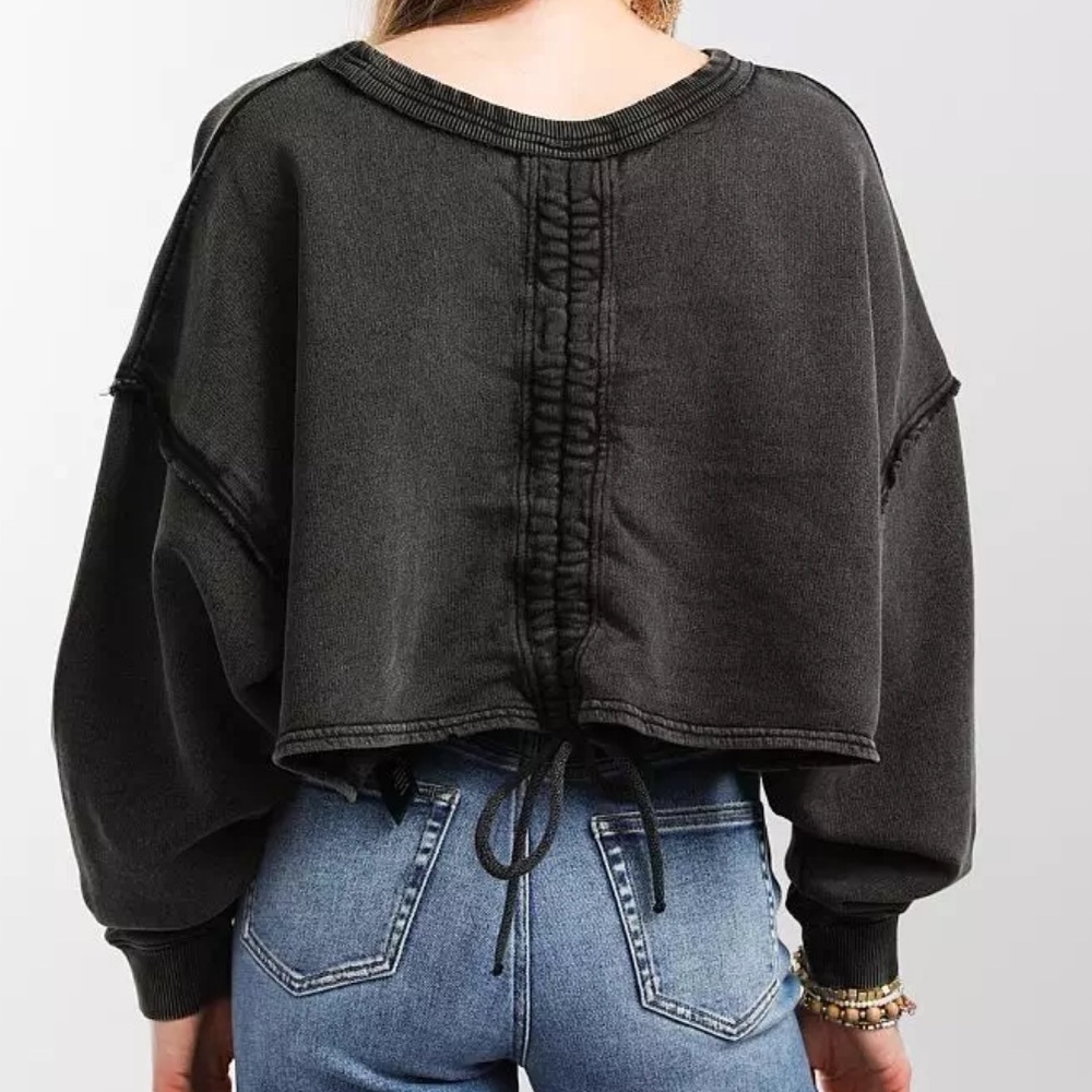 Oversized Ruched Back Pull Over - Picture 3 of 6